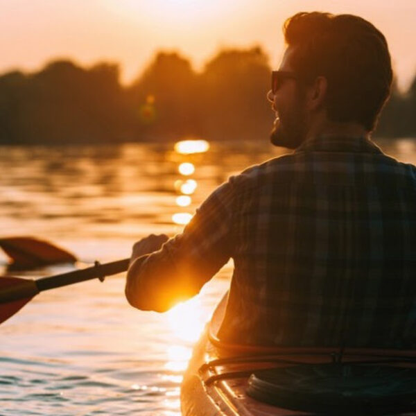 Kayak nel Tangalle Lagoon, Sri Lanka Kayak nel Tangalle Lagoon, Sri Lanka